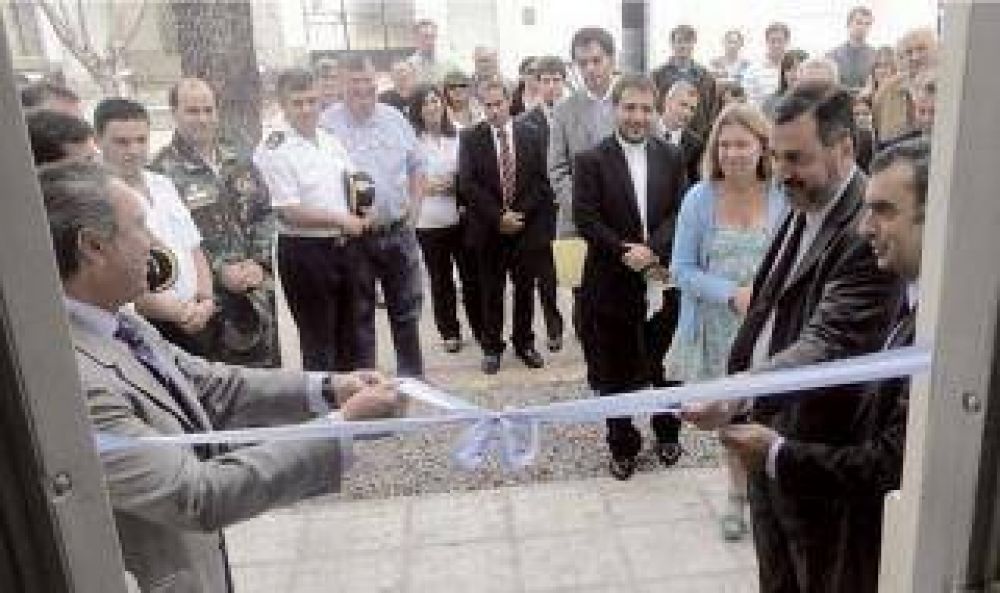 Casal inaugur� fiscal�as en Leandro N. Alem y General Arenales