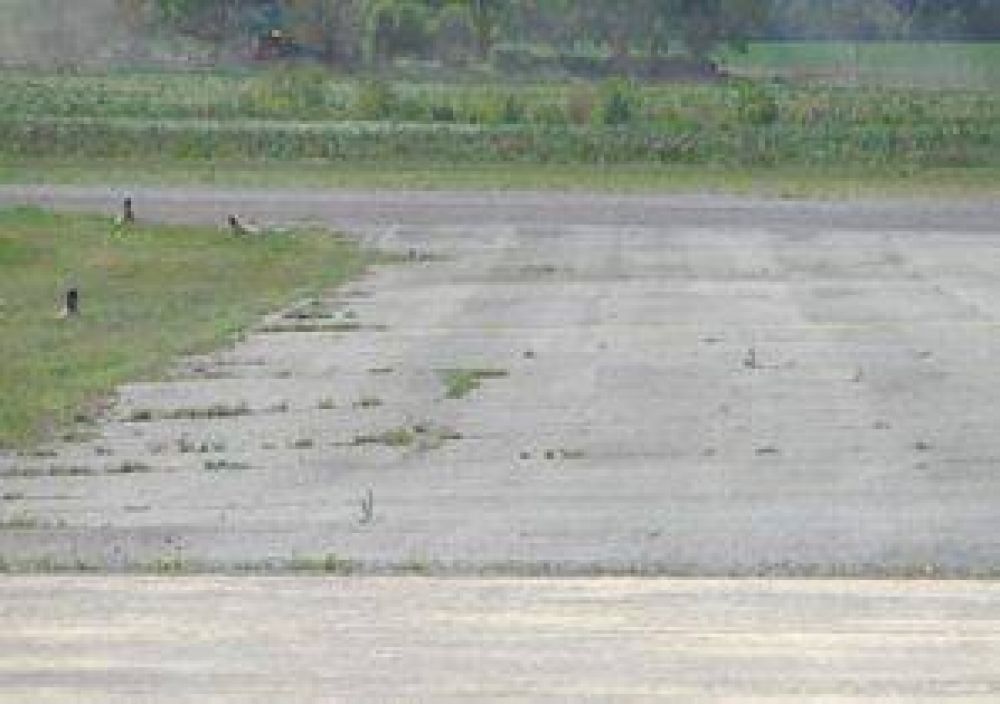Autorizaron al municipio a reparar la pista del Aer�dromo local