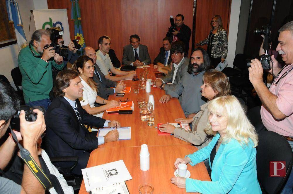 El Defensor del Pueblo present� el amparo para que se inicien las clases