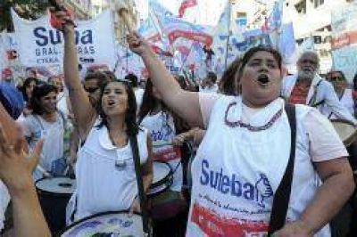 Piden a la Justicia que ordene a los maestros bonaerenses a levantar el paro