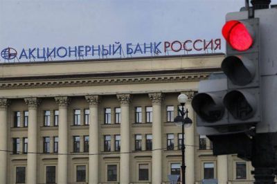 EE.UU. bloquea tarjetas de cr�dito y d�bito a varios clientes rusos en Crimea