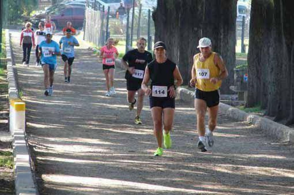 Otra jornada de carreras en el Parque Eva Per�n