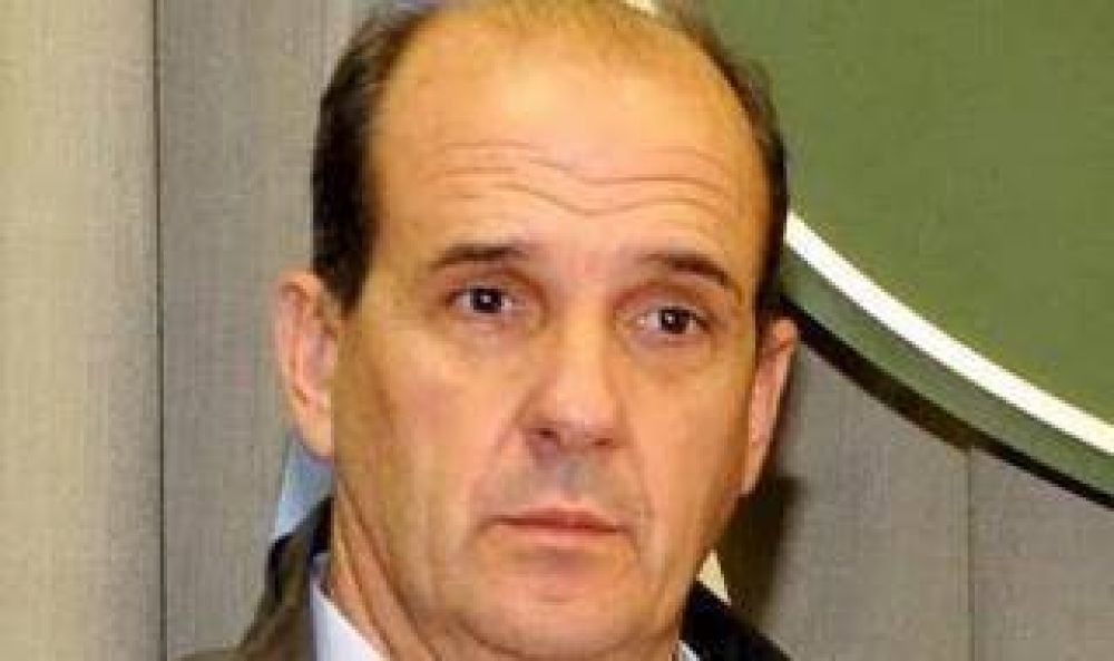 Pehuaj�: Intendente Zurro neg� "apriete" a empleados municipales
