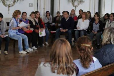 Denuncia de auxiliares de educaci�n contra SOEME