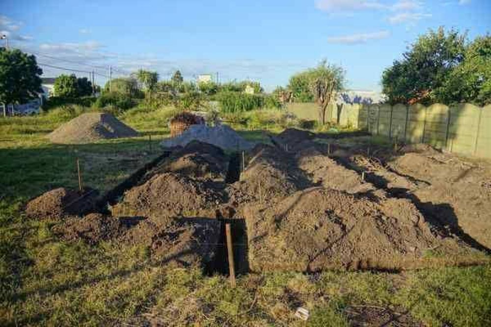 Comenz� la construcci�n de su sede.
