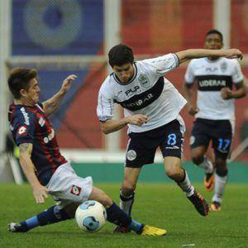 A puertas cerradas Gimnasia recibe a San Lorenzo en el Bosque