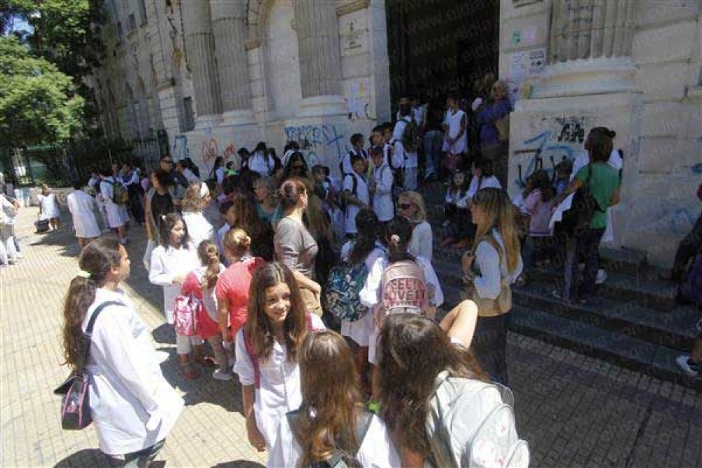 La Justicia ordena levantar el paro docente y comenzar las clases