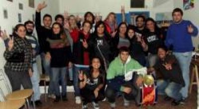 La JP Peronismo Militante homenaje� a v�ctimas de la CNU en Mar del Plata