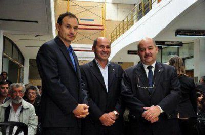 Con la presencia de Bruera, comenzaron las tareas de demolici�n del Edificio Tres Facultades