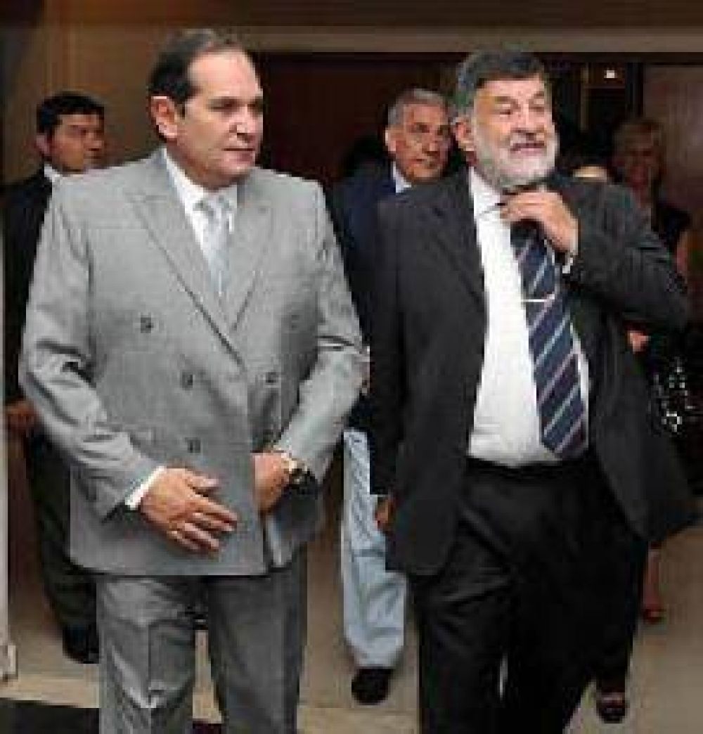 La Justicia Federal embarga y cita a indagatoria a un precandidato alperovichista a gobernador 2015