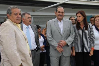 Alperovich prepara una cumbre en Tucum�n de gobernadores de provincias azucareras