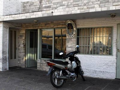 Un ladr�n agoniza tras una paliza de vecinos que ayudaron a una chica con un beb� cuando le robaban