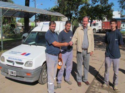 Nuevo veh�culo para servicio de agua potable en Frontera