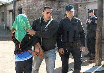 Seis detenciones en cuatro allanamientos simult�neos