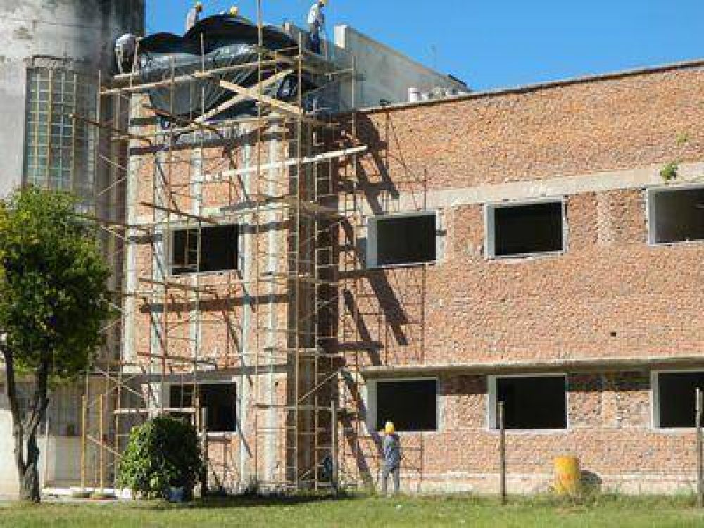 Avanza la obra en la escuela �Am�rica Barbosa� y comenz� la construcci�n de la �Soldado Mosto�