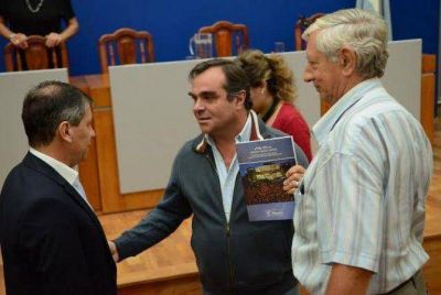   Se present� un libro que refleja lo ocurrido en Entre R�os durante la dictadura