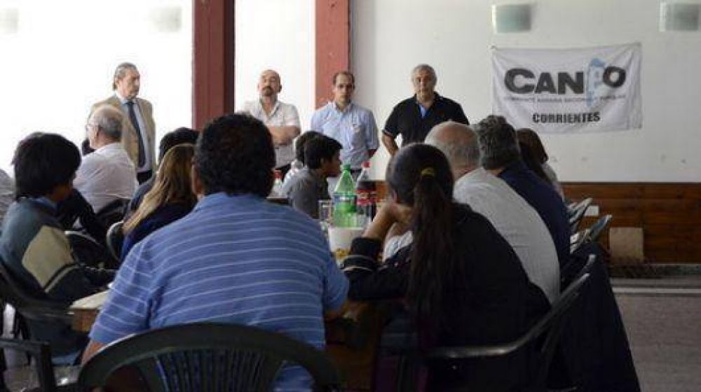 La Comuna ratific� su apoyo al "otro campo"