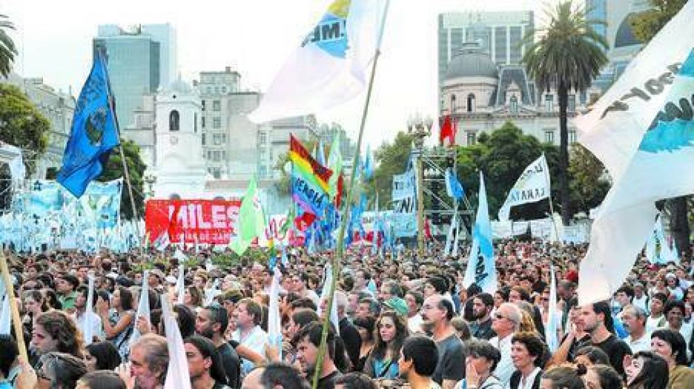 Aniversario del golpe: la oposici�n busca disputar los actos al kirchnerismo