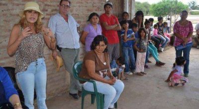A�da Ayala expuso su gesti�n en Fort�n y Puerto Lavalle