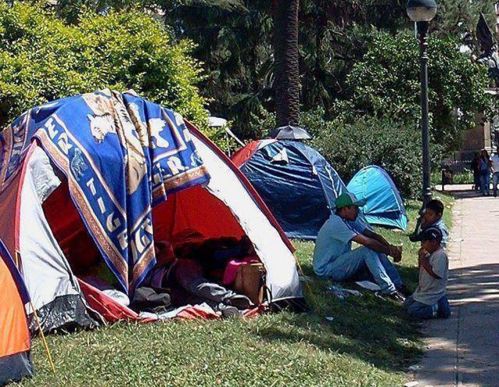 Fin de semana largo impone comp�s de espera al conflicto con estatales