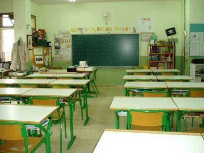 Aplicaron descuentos a 760 maestros por sumarse al paro