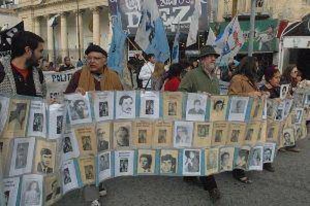 "Algunos de nuestros desaparecidos est�n enterrados aqu�, en Santiago del Estero"