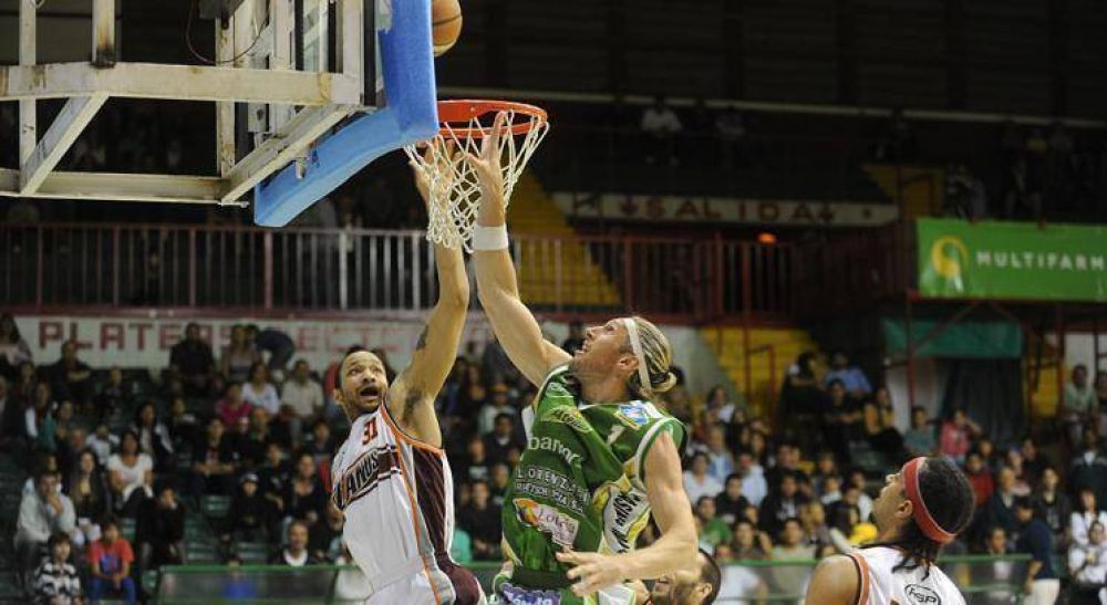 Aplastante victoria de Atenas ante Lan�s con un Herrmann incre�ble