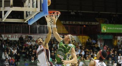Aplastante victoria de Atenas ante Lan�s con un Herrmann incre�ble