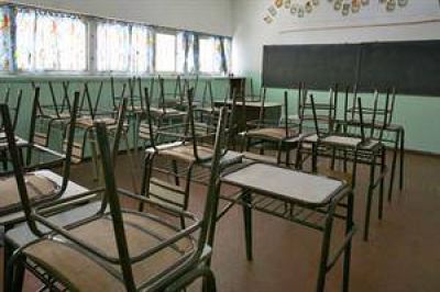Tras la continuidad del paro docente, el defensor del pueblo pidi� "reiniciar el camino del di�logo"