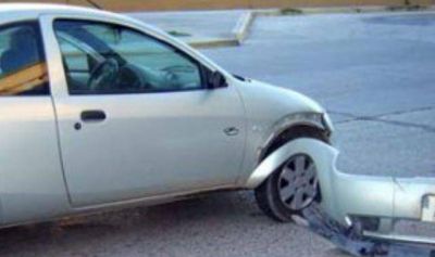 Ten�an sexo en el auto y casi causan un tragedia en C�rdoba