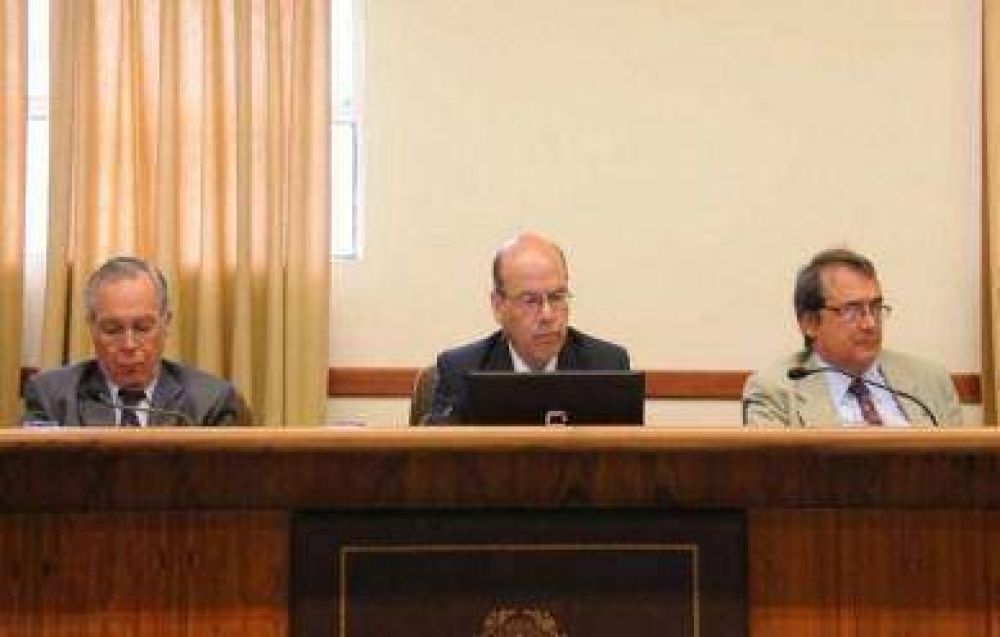Prisi�n y multa de diez mil pesos por robarse un vacuno y disparar contra los polic�as en plena persecuci�n