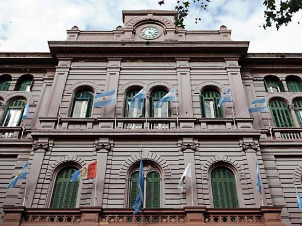 Al menos tres radicales se suman en abril al gabinete de M�nica Fein