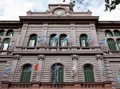 Al menos tres radicales se suman en abril al gabinete de M�nica Fein
