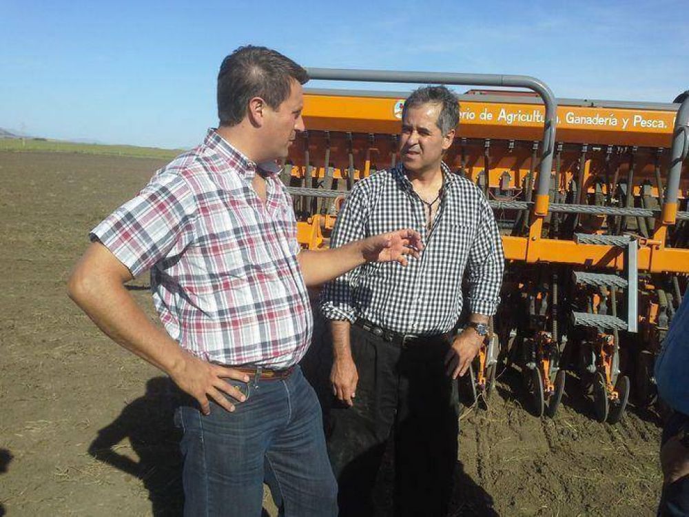 El Ministro de Asuntos Agrarios recorri campos del distrito