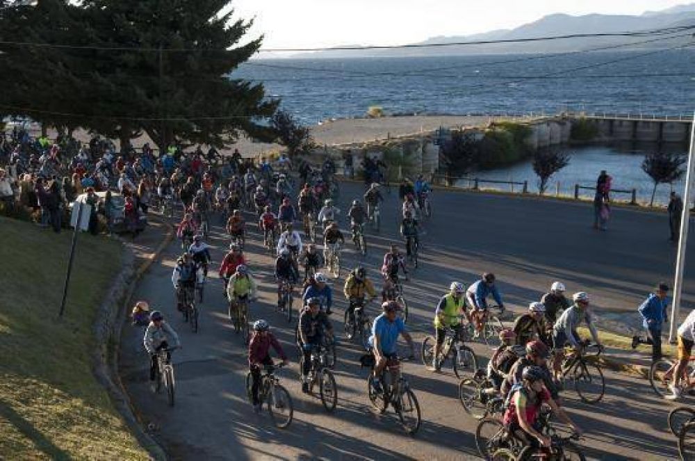 Bariloche: Miles de ciclistas pidieron bicisendas y ms respeto