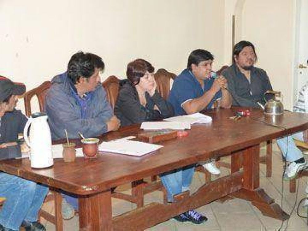 Municipales de R�o Turbio tambi�n piden llegar a los 11 mil pesos