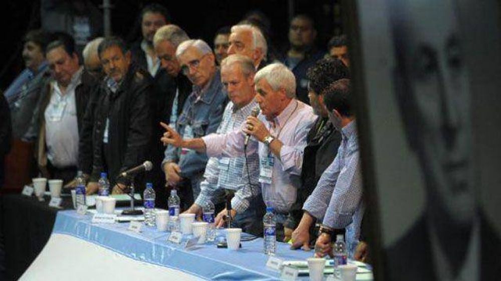 Urribarri recibir� a sindicalistas que lo ven como "garant�a de continuidad del modelo"