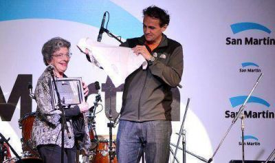 El Municipio distingui� a Delia Giovanola, fundadora de Abuelas de Plaza de Mayo y vecina de Villa Ballester