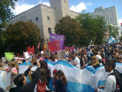 Los docentes de Mar del Plata siguen con su lucha
