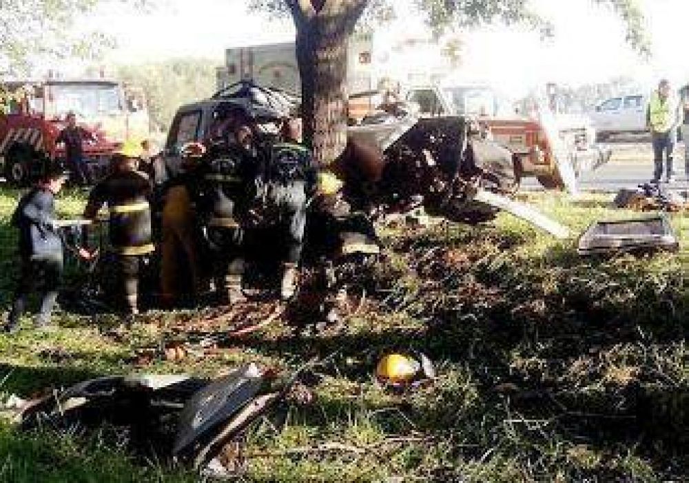 Muerte en la Ruta 7: j�venes de Giles.	