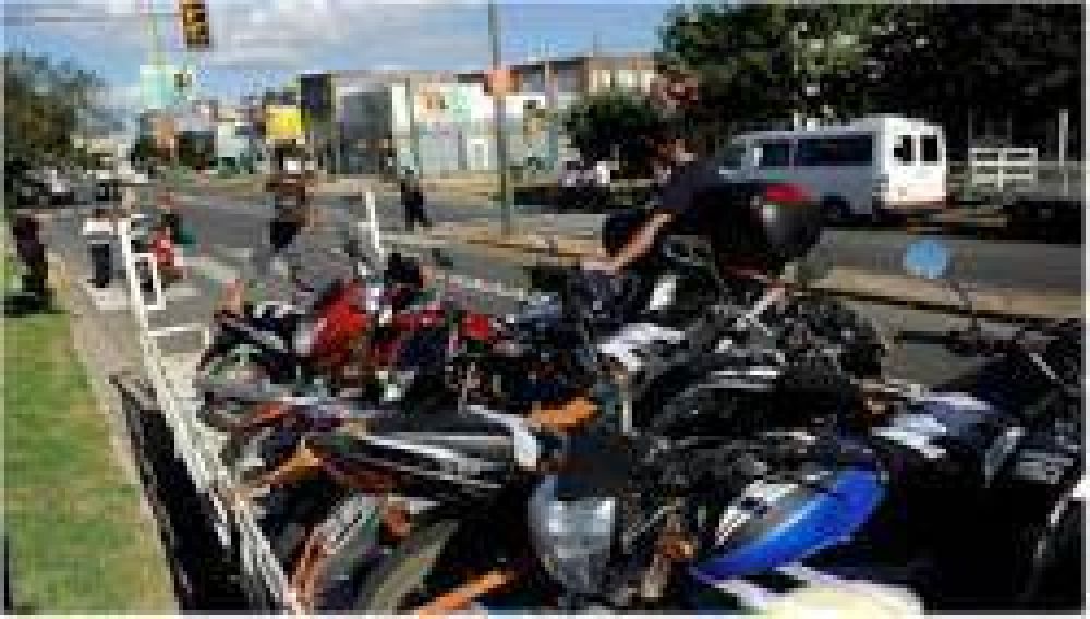 120 veh�culos entre motos y autos fueron enviados al corral�n
