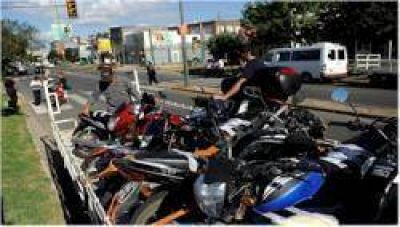 120 veh�culos entre motos y autos fueron enviados al corral�n