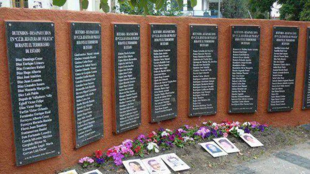 Cr�ticas a Alperovich y a la justicia en el D�a de la Memoria en Tucum�n