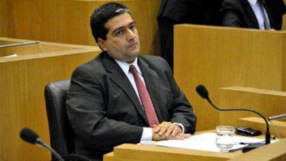 �vila: �Se aumentan las tarifas pero no la calidad de los servicios�