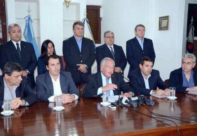 El Gobierno de Jujuy recurrir� hoy a la justicia para destrabar el conflicto gremial