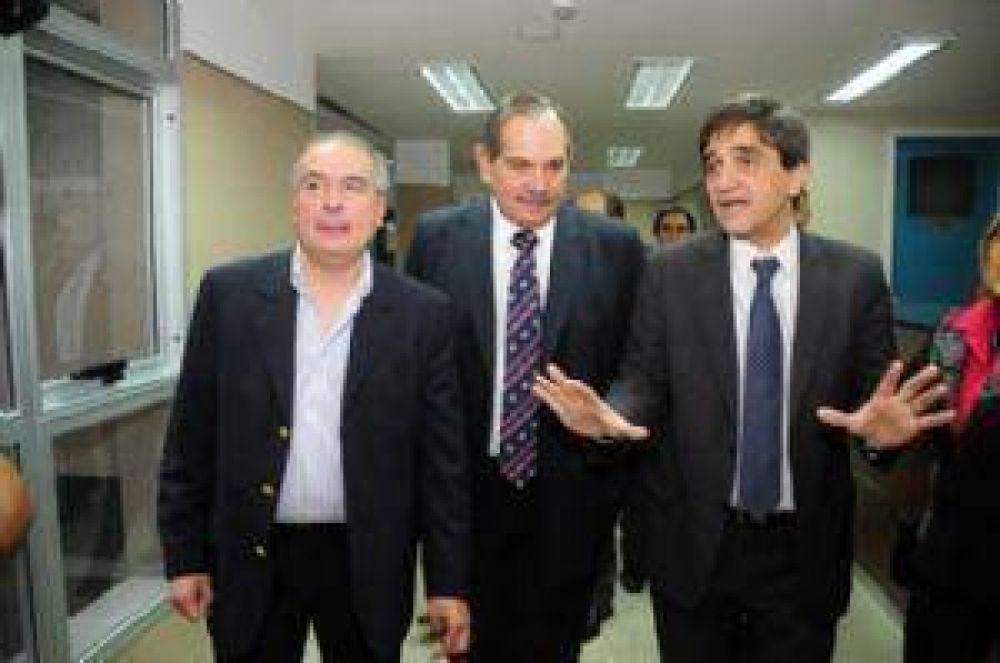 Insisten en que Alperovich postular� a Jos� Francisco L�pez como su sucesor