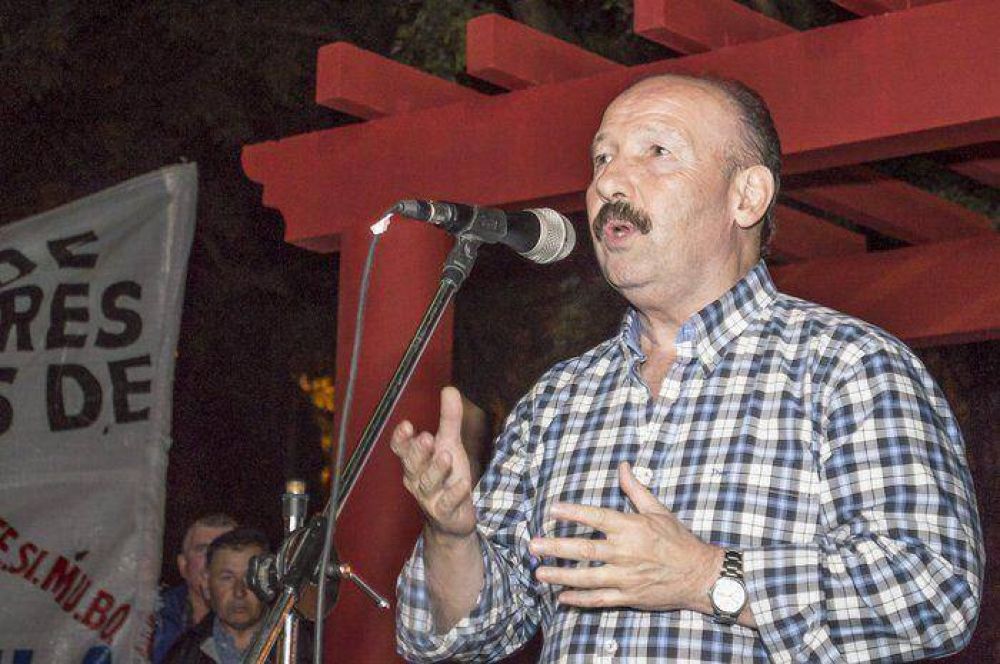 En un emotivo acto, Inza pidi� luchar por la libertad y la democracia
