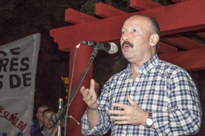 En un emotivo acto, Inza pidi� luchar por la libertad y la democracia