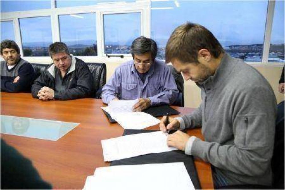 Con el aporte de la Municipalidad, la UOM construir� un polideportivo
