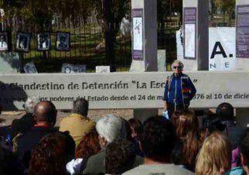 Inauguraron �el monumento de los vencedores del olvido� en La Escuelita